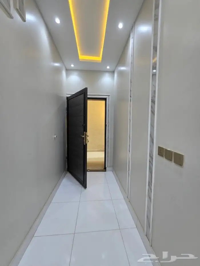 للبيع متبقي شقه ارضي 6غرف حوش مدخل سياره 520ألف أبها المحالة 10