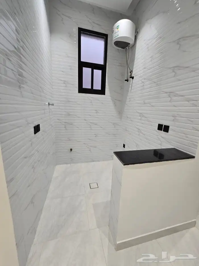 للبيع روف علوى مع ملحقVIP بمدخل سياره من700 ألف أبها المحالة 21