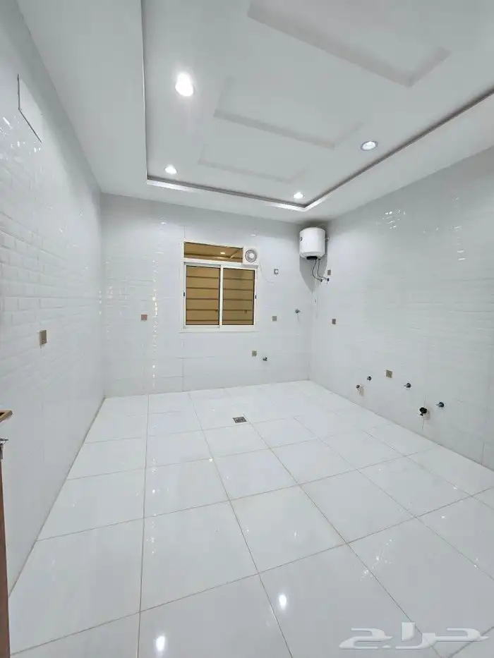 للبيع متبقي شقه ارضي 6غرف حوش مدخل سياره 520ألف أبها المحالة 13