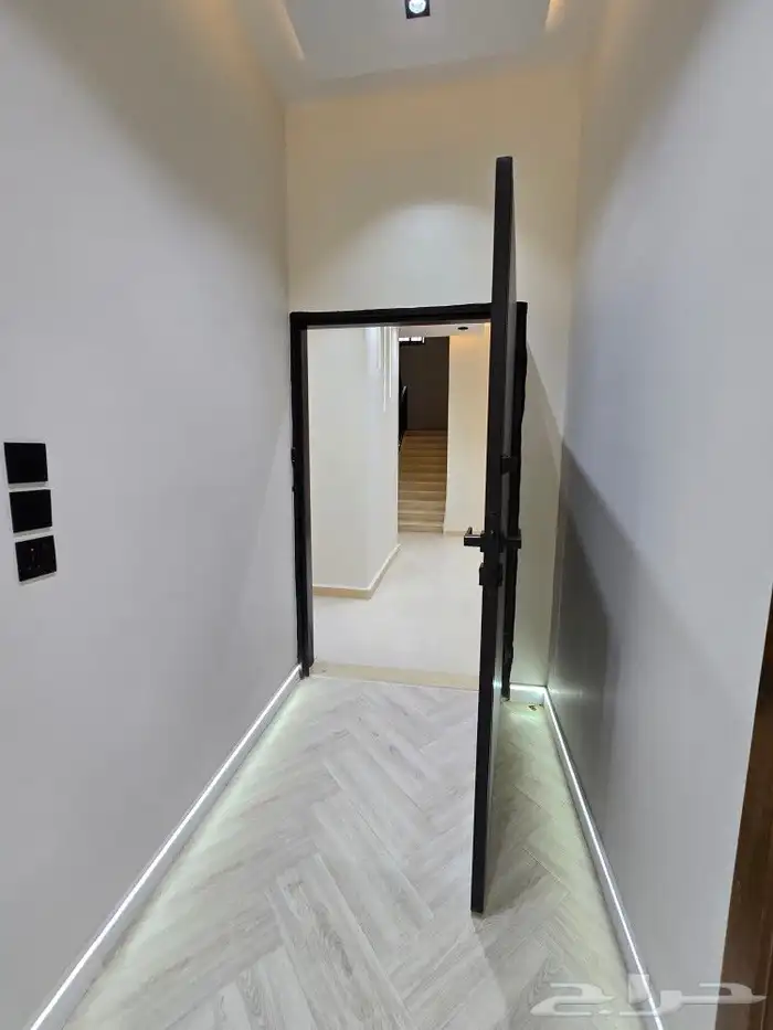 للبيع شقه علويه VIP سطح مستقل مصعدراكب6غرف بحي الموسي 550ألف 11