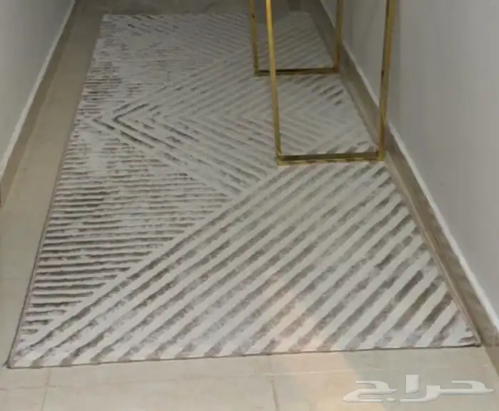 مدخل فرشه وطاوله ومرايه للبيع 1
