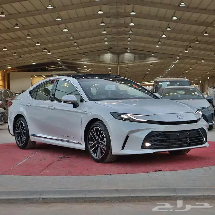 تويوتا كامري LE هايبرد 2025 مبيعات اقساط فقط 0