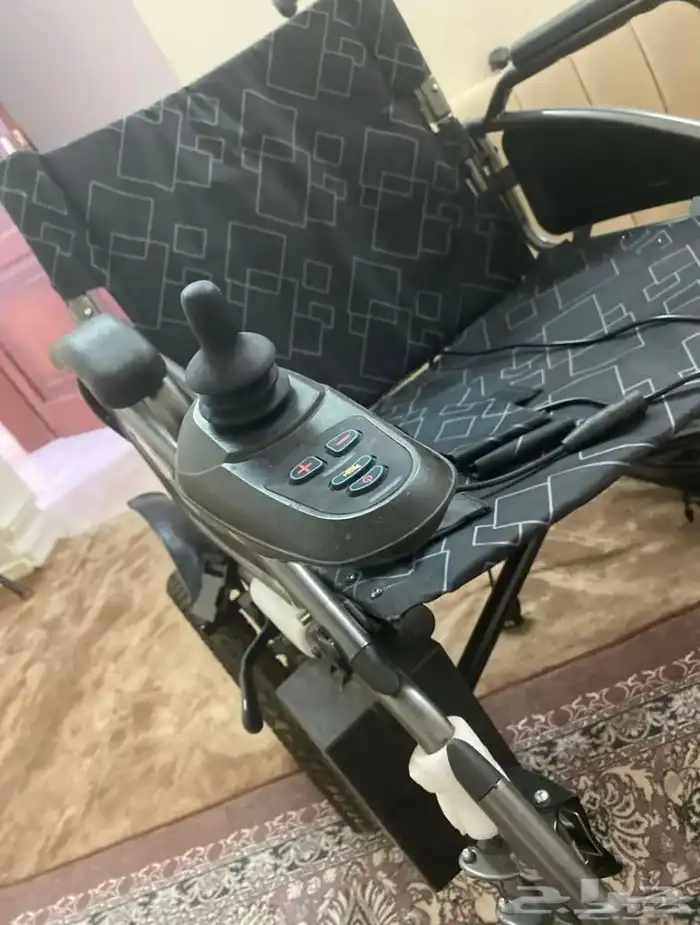 عربيه كهربائيه مستخدمه للبيع بسعر 1500 2