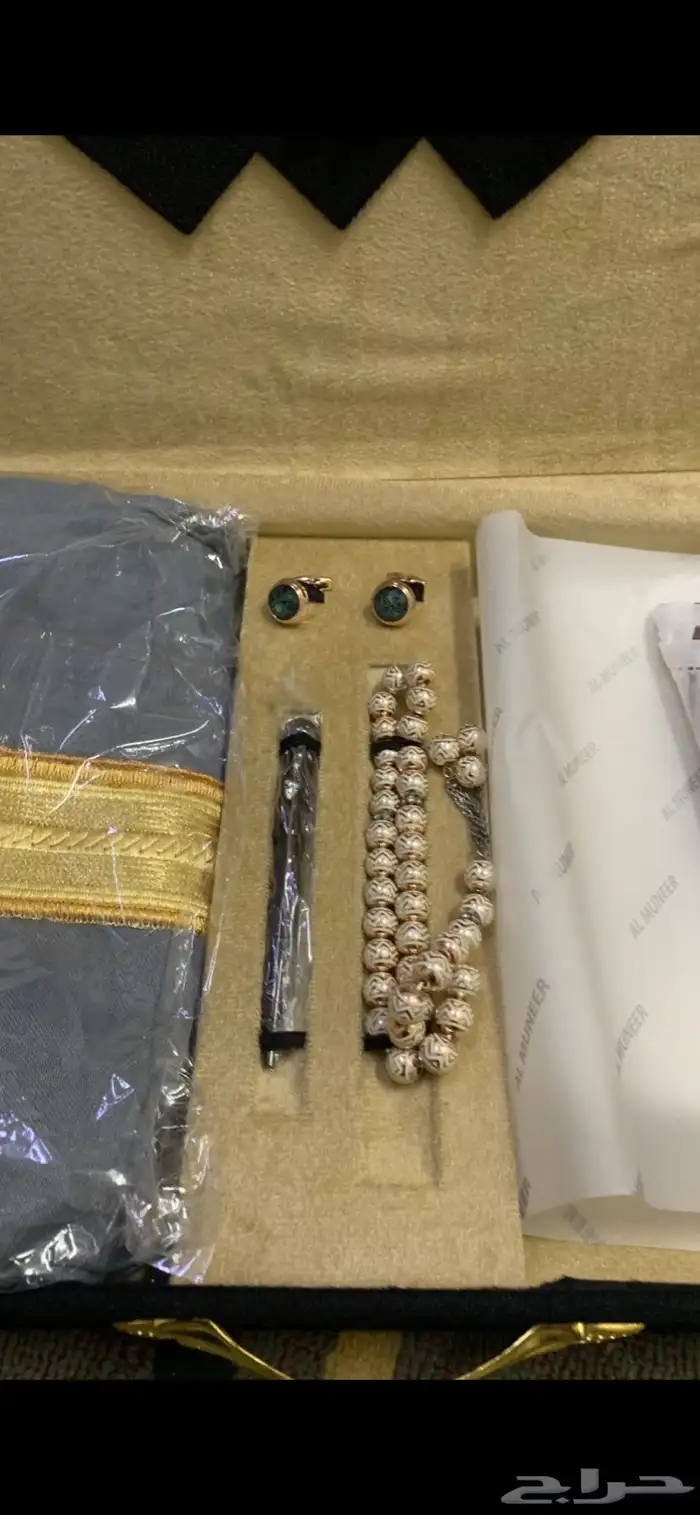 بكج تهديه ولا يفشلك مكون من بشت غتره قلم مسبحه كبك 3