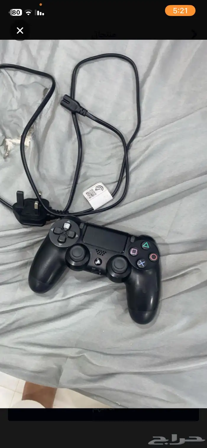 سوني جديد فور معه اثنين شريط قراند و سنو رنر وجميع أسلاكه 3