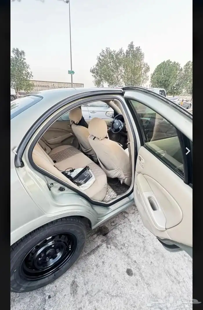 نيسان 8