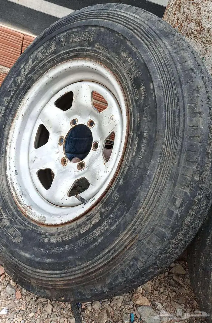 جنوط جيب 97 للبيع بكفراتها الحد 1500 السوم 1200 3