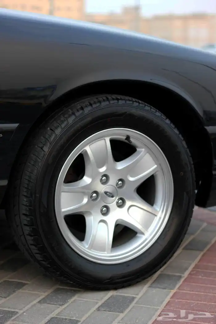 فورد كراون فكتوريا LX Sport قير أرضي موديل 2002 سعودي 13