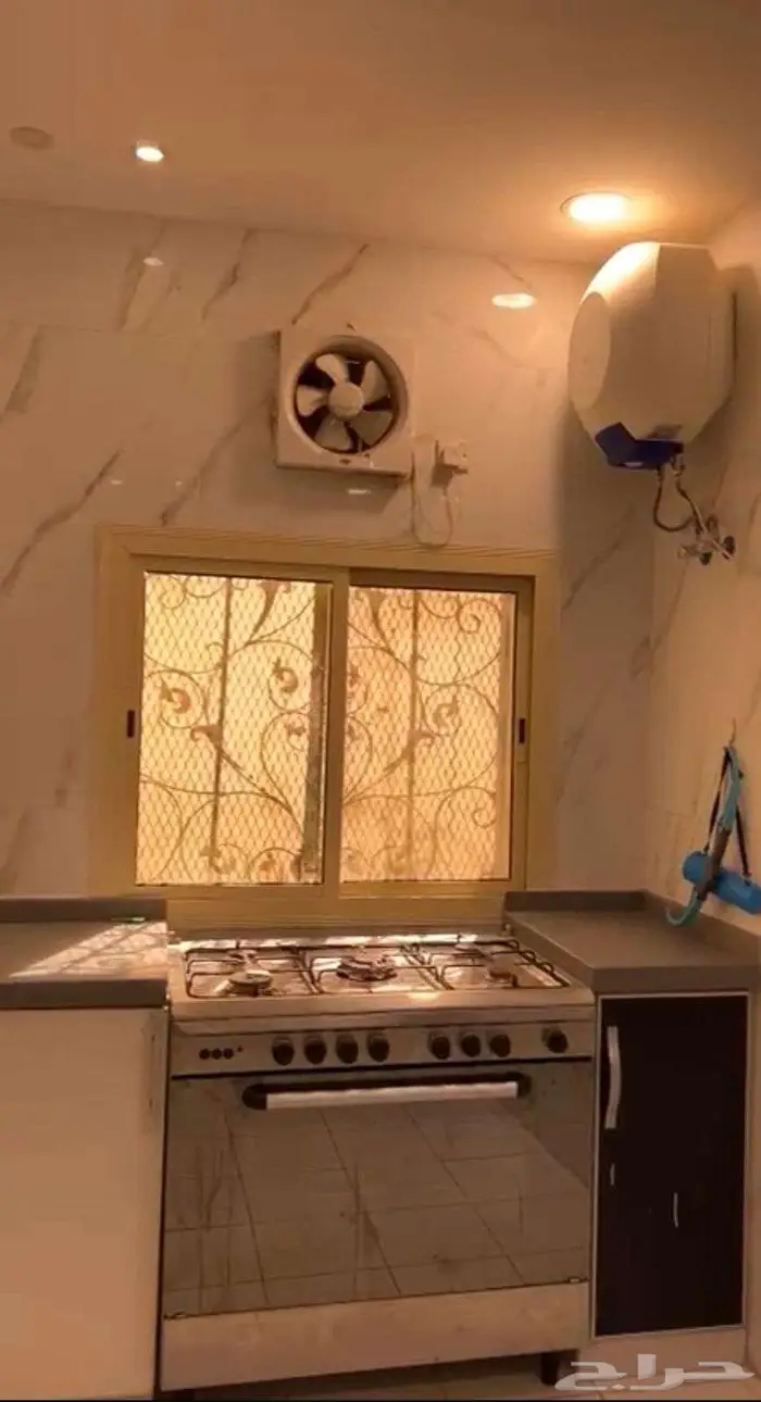 شقة للإيجار ثلاث غرف مفروشة في حي الخضراء 11