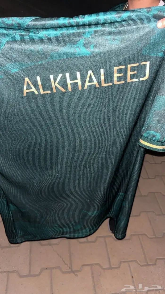 تيشيرت وجاكيت وتوقيع محمد الشلهوب والسهلاوي اقبل تبادل 1