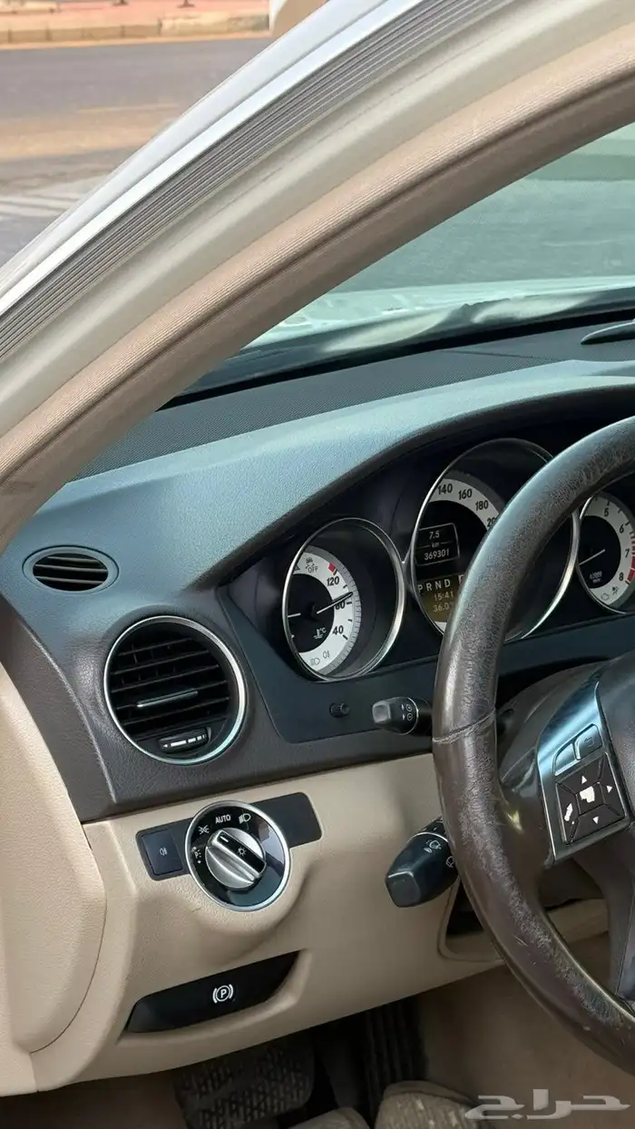 مرسيدس C200 فل كامل 10