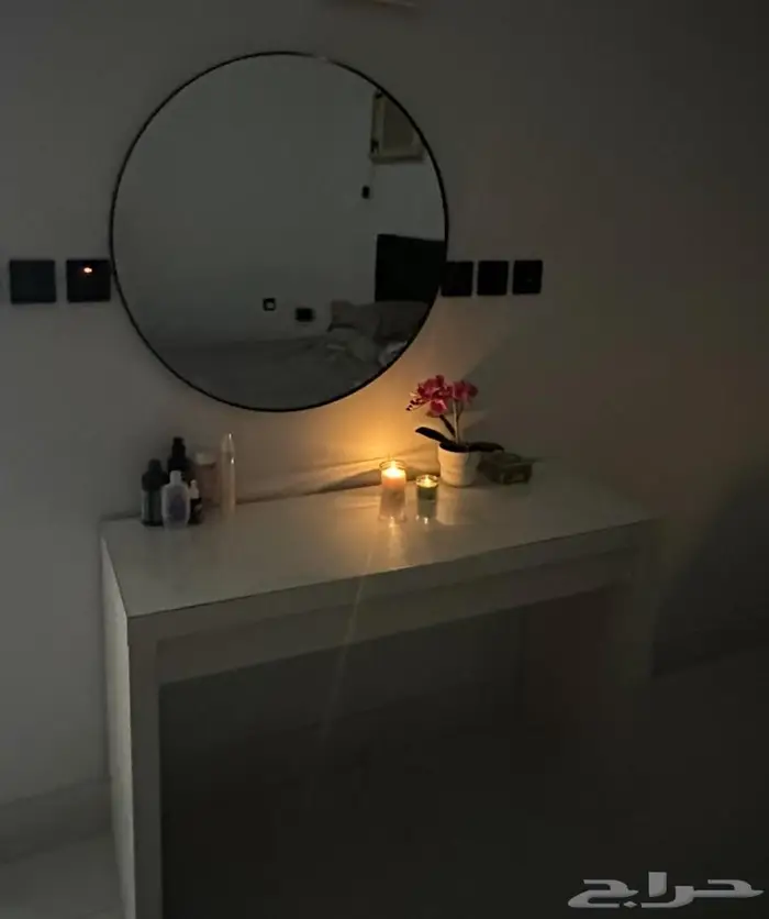 Dressing table and mirror 1