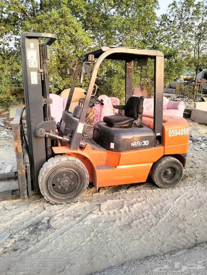 Forklift for rent 3
