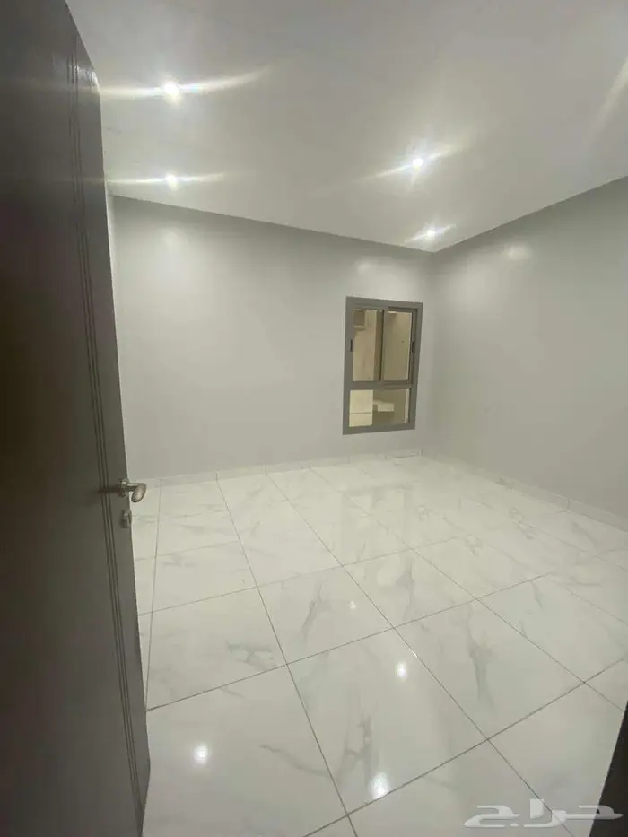 شقة جديدة للايجار بحي الواحة سندس 4 غرف 7