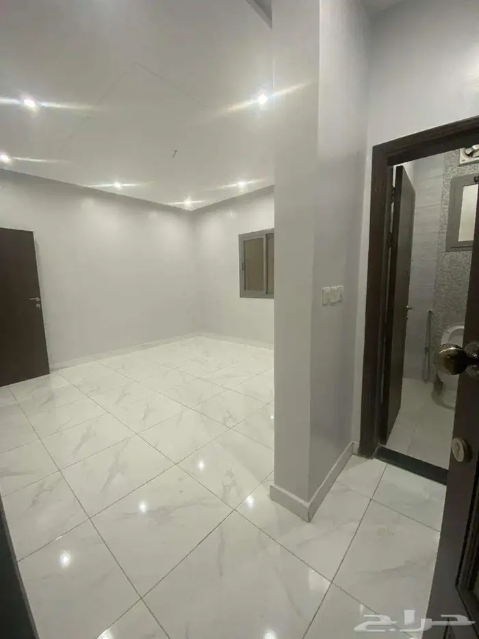 شقة جديدة للايجار بحي الواحة سندس 4 غرف 6