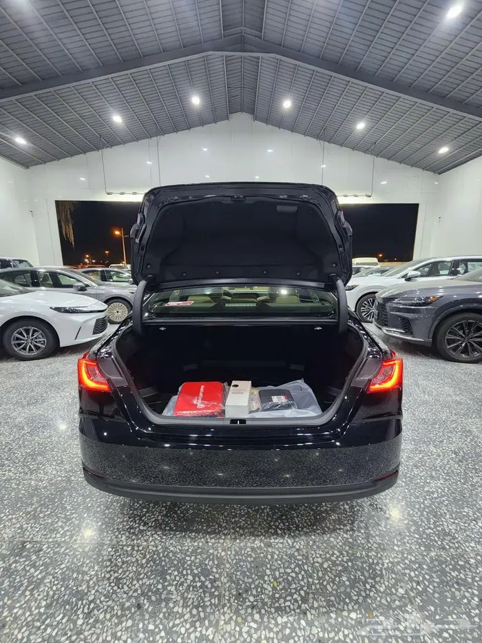 كامري LE فتحه سقف 2025 بنزين السعر 127075 17