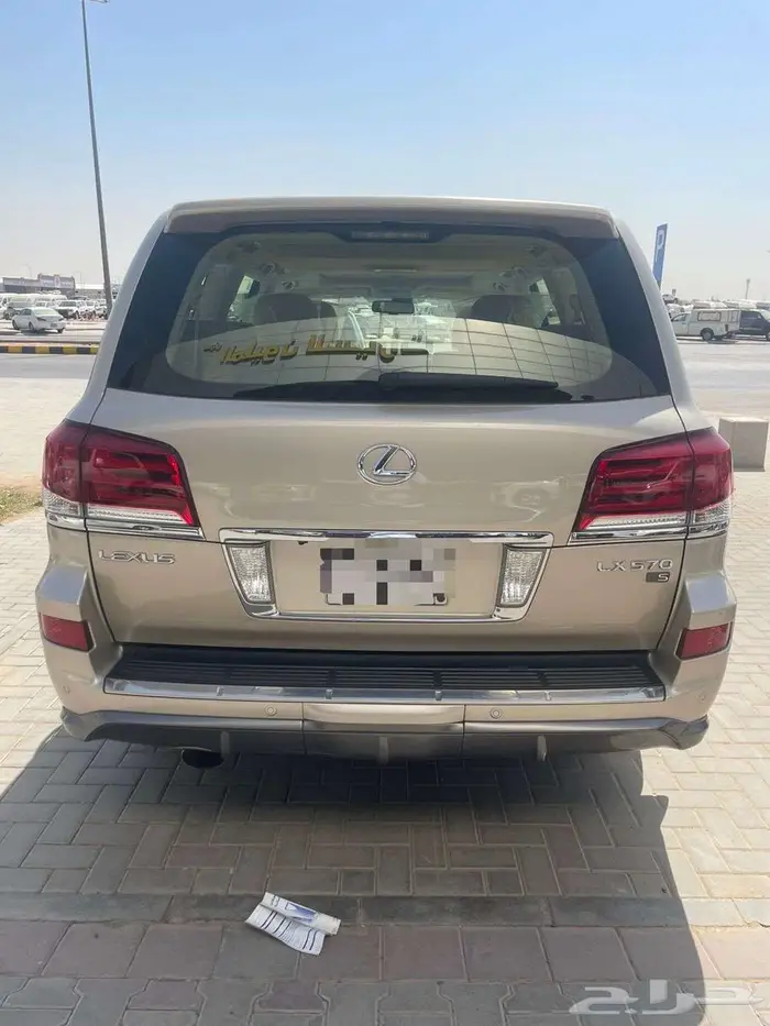 لكزس LX -570 سعودي 2015 فل كامل 11