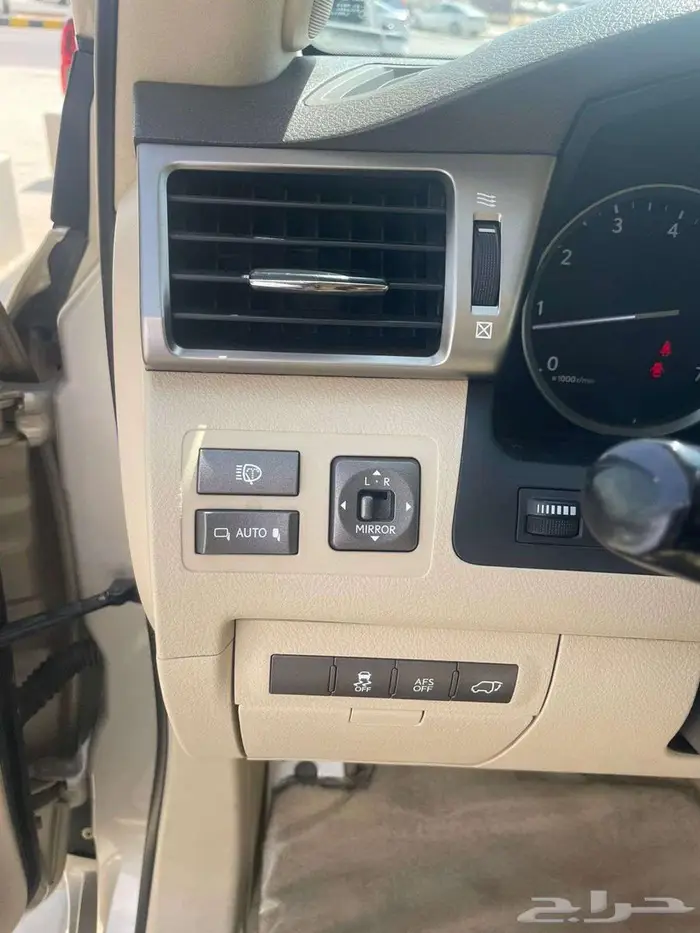 لكزس LX -570 سعودي 2015 فل كامل 16