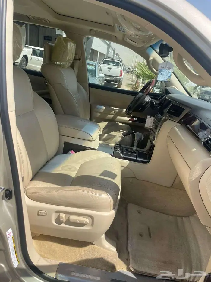 لكزس LX -570 سعودي 2015 فل كامل 33