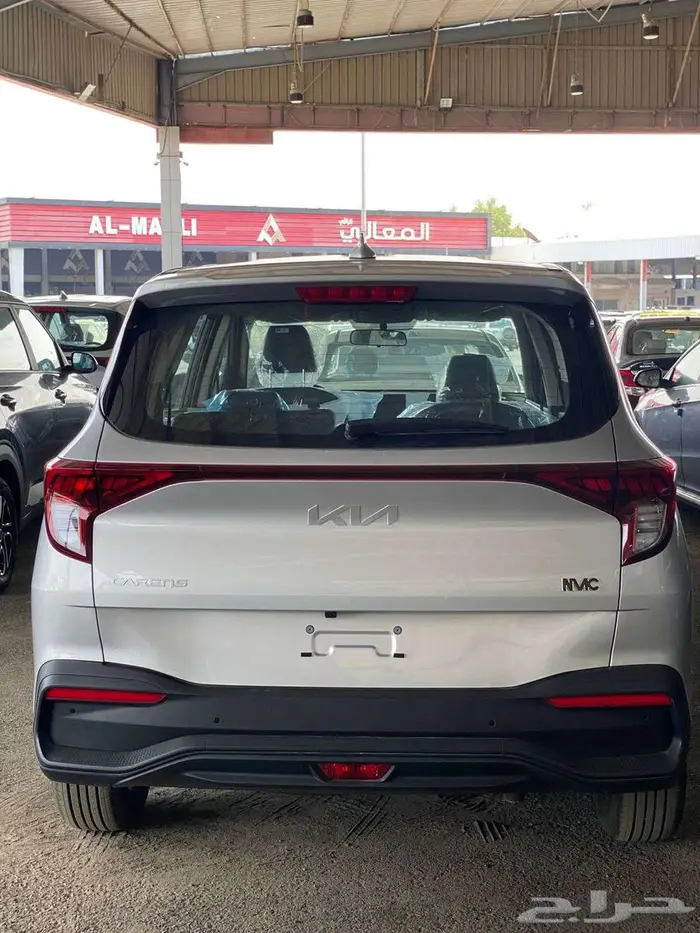 كيا كارنز ستاندر شاشة وكاميرا موديل 2025 عرض خاص 2