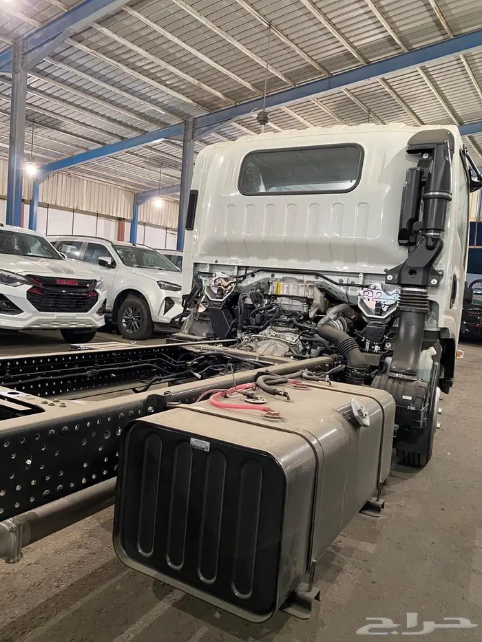 ايسوزو دينا 6 طن 6.10متر 2025 7