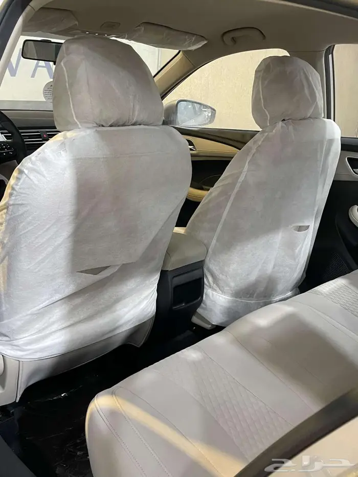 ام جي 5 ستاندر 2025 ابيض وفضي متوفر لدي الثواب 12