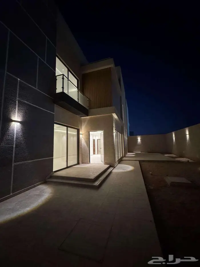 فيلا جديدة للإيجار ب 52 ألف   حي المشرقية   تصميم iHome 0