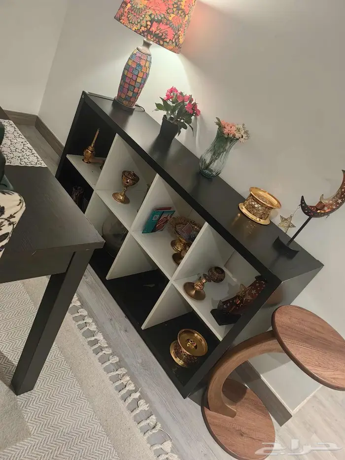 طاولة و سفرة طعام مع طاولة خدمة جانبية 1