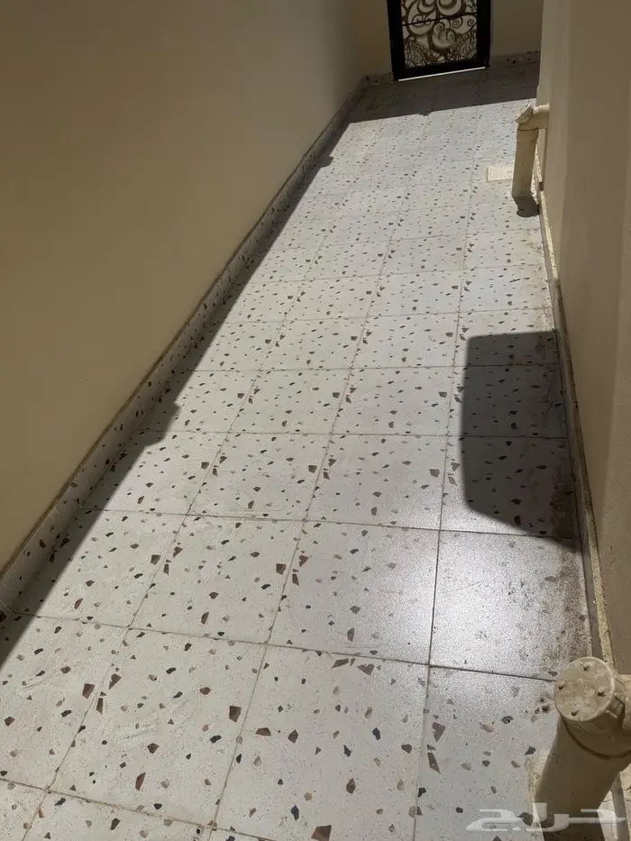 بلاط 7 كراتين للبيع 3