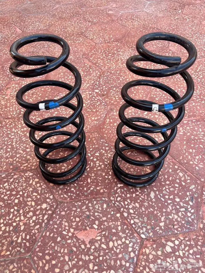 للبيع يايات نيسان باترول امامي وخلفي 2