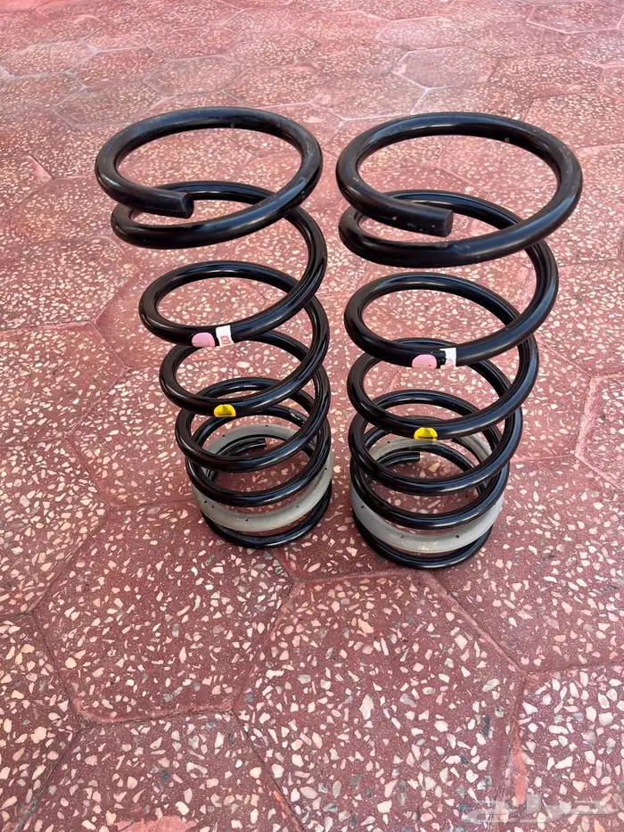 للبيع يايات نيسان باترول امامي وخلفي 3