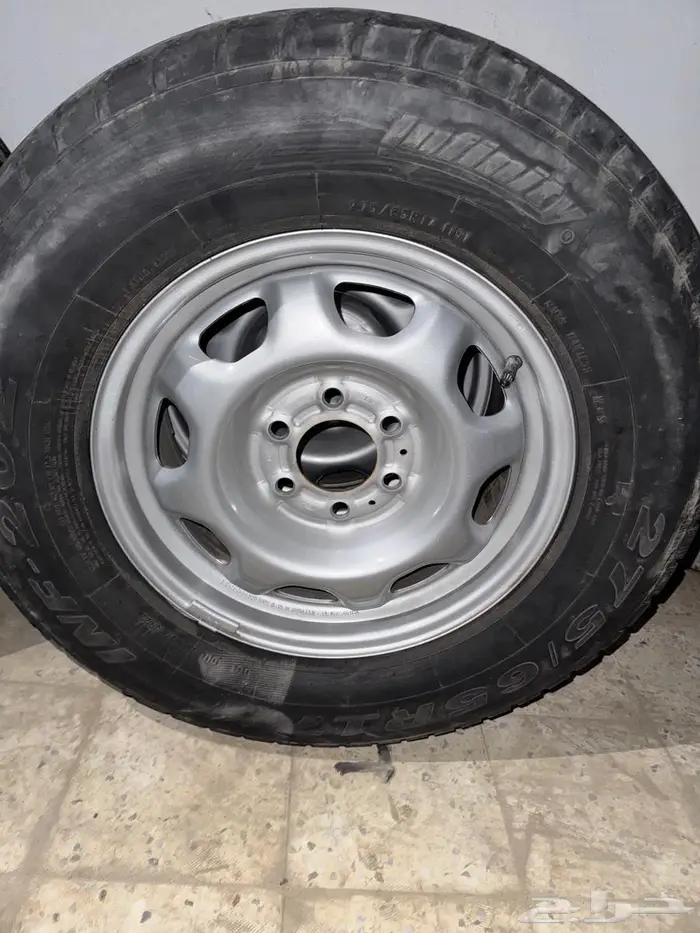 جنوط F150 بكفراتها 0