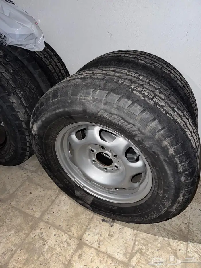 جنوط F150 بكفراتها 2