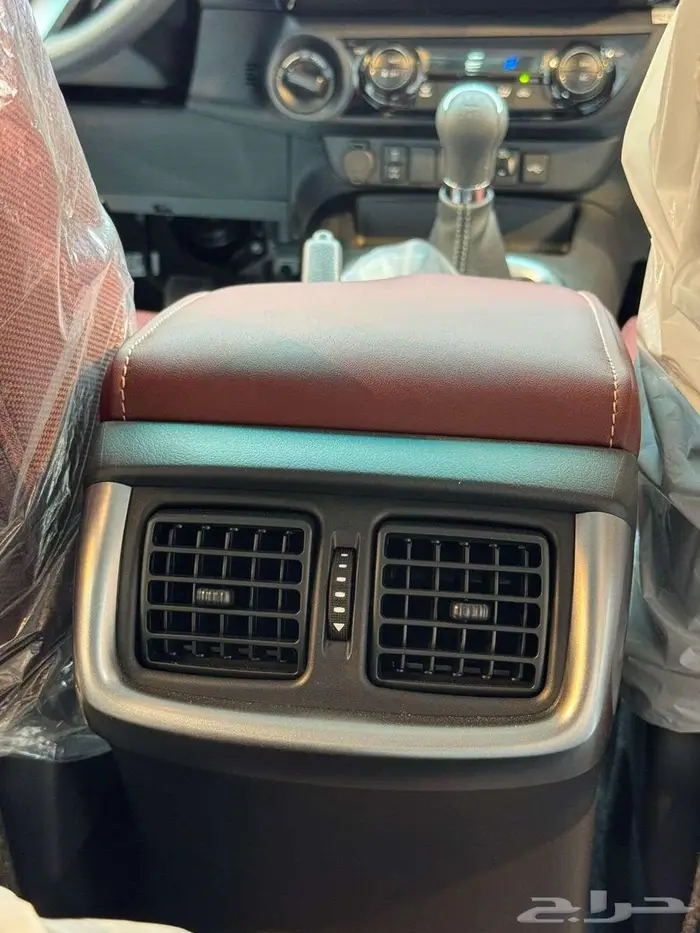 تويوتا هايلكس SGLX قير عادي بنزين 2025 16