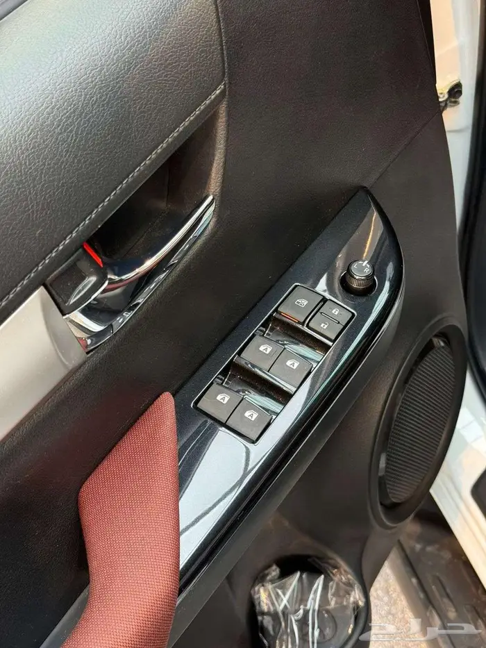 تويوتا هايلكس SGLX قير عادي بنزين 2025 9