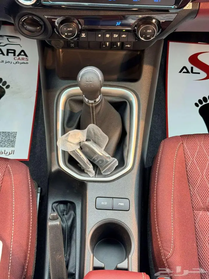 تويوتا هايلكس SGLX قير عادي بنزين 2025 13