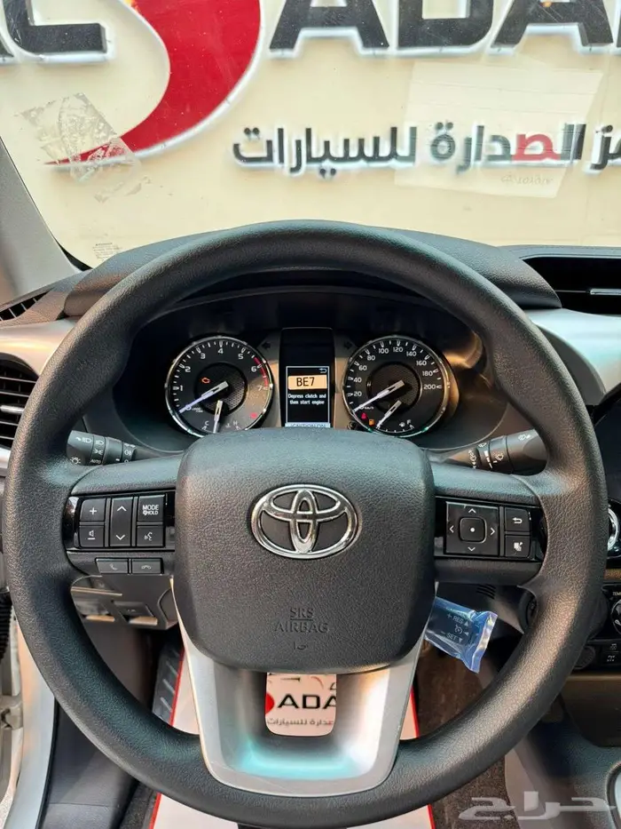 تويوتا هايلكس SGLX قير عادي بنزين 2025 12