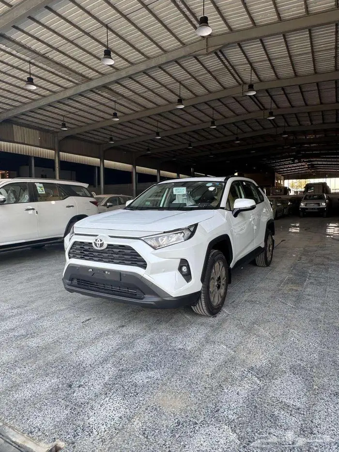 تويوتا راف فور فتحه 2000 cc ابيض موديل 2025 2