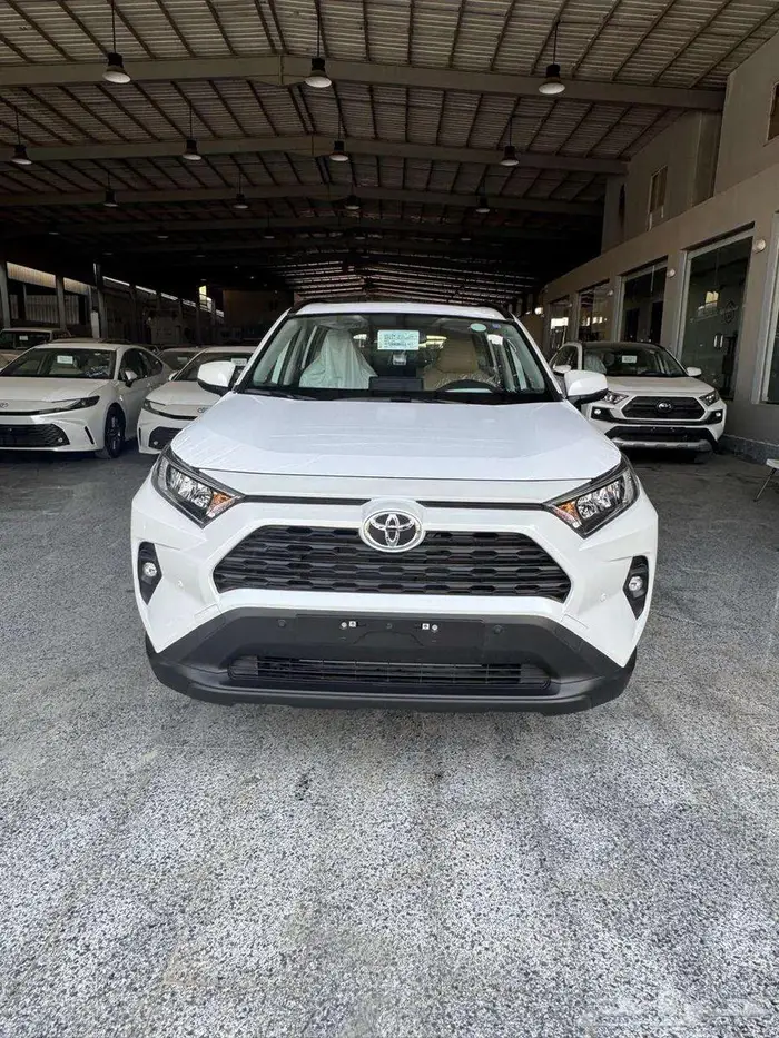 تويوتا راف فور فتحه 2000 cc ابيض موديل 2025 5