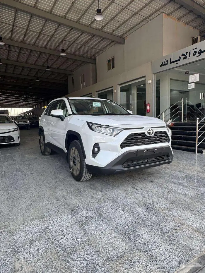 تويوتا راف فور فتحه 2000 cc ابيض موديل 2025 1