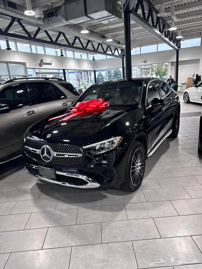 للبيع مرسيدس 2026 GLC300 ((اصفار)) 3