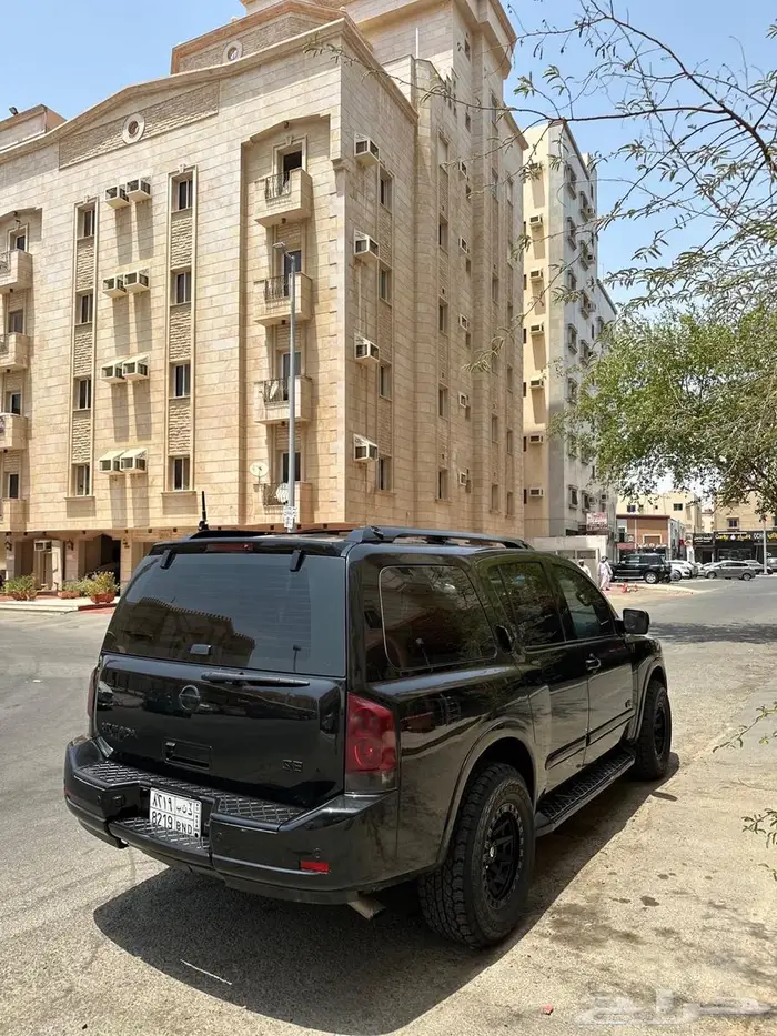 نيسان 5