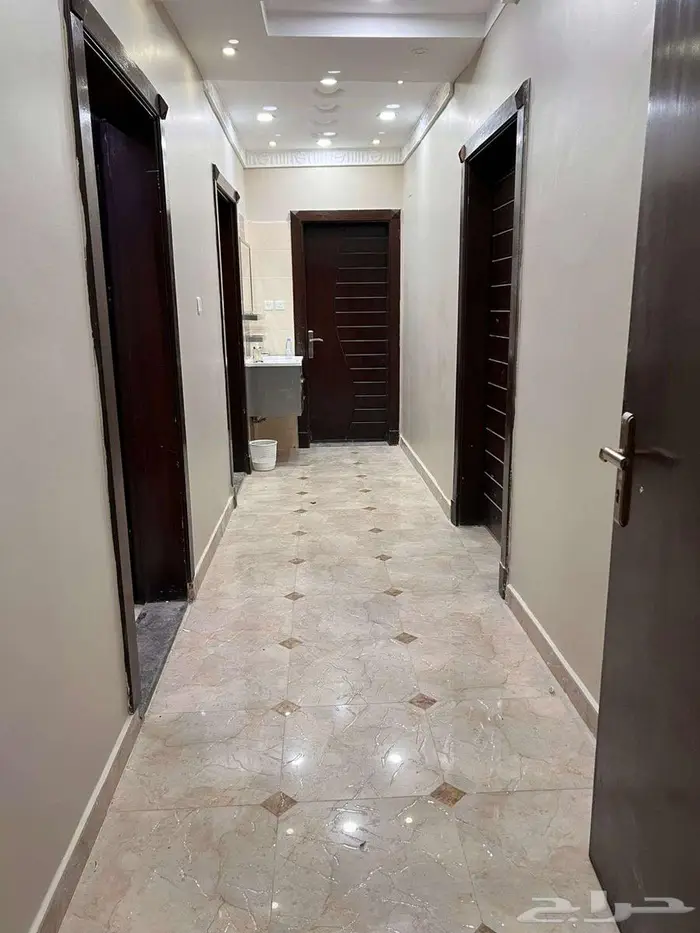 شقة للإيجار ثلاث غرف مفروشة في حي الخضراء 3