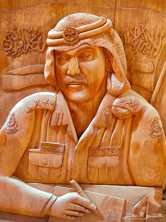 منحوته خشبية للامير متعب بن عبدالله 0