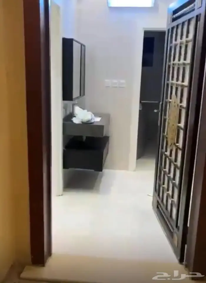 ملحق مع سطح مستقل الوسام 3 5