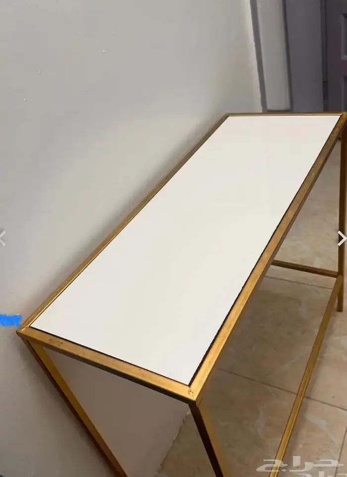 طاوله استقبال بغرفه ضيوف للتواصل خاص 1