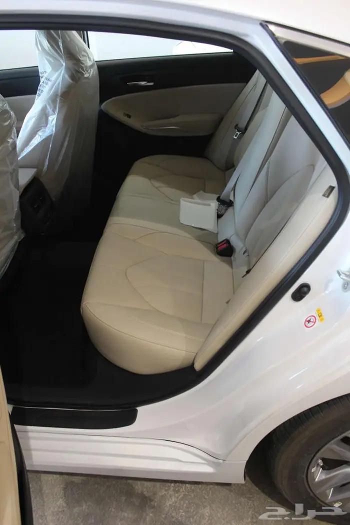 تويوتا افالون XLE بريمي موديل 2022 9