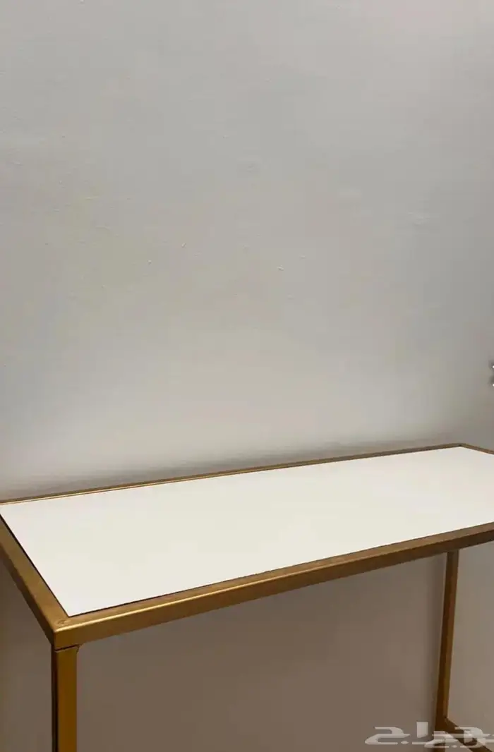 طاوله استقبال بغرفه ضيوف للتواصل خاص 0