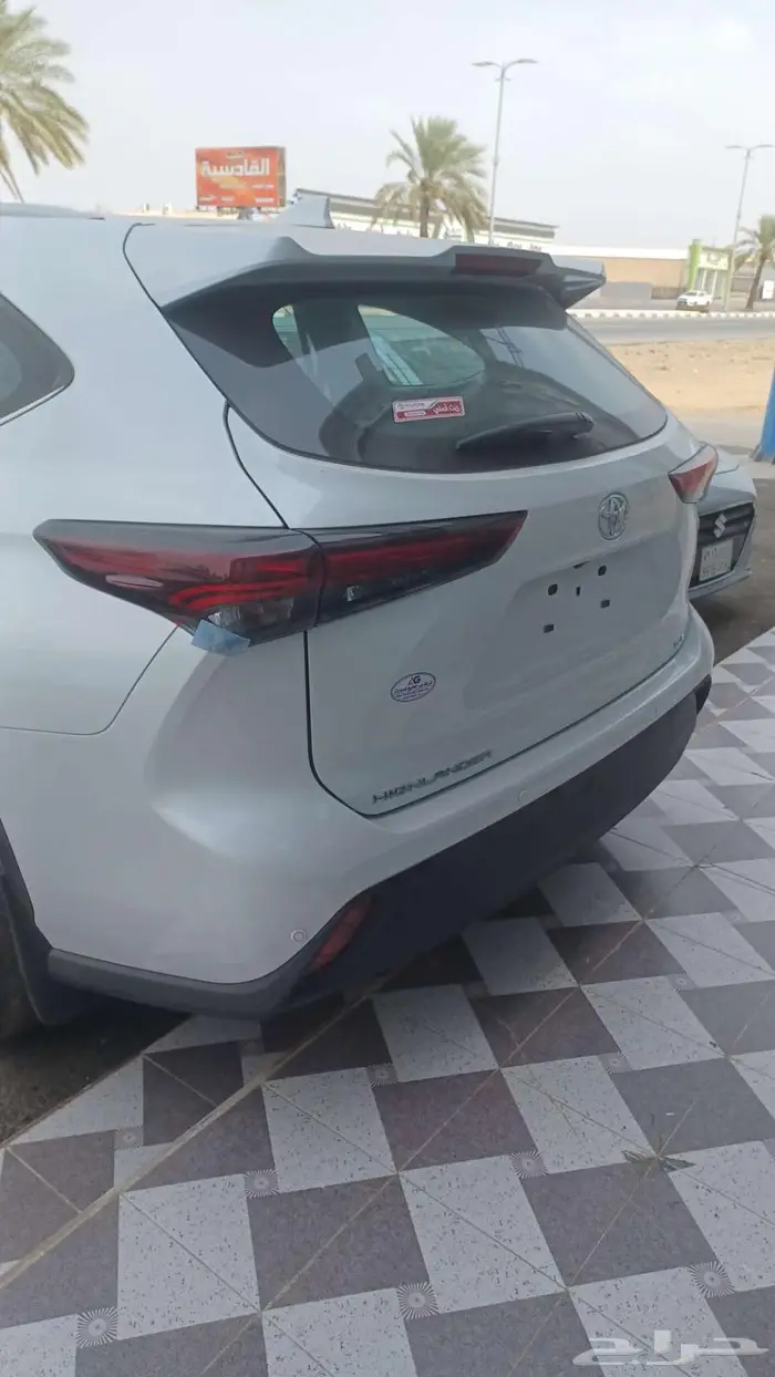 تويوتا - هايلاندر - GLE - نص فل ابيض 2025 3