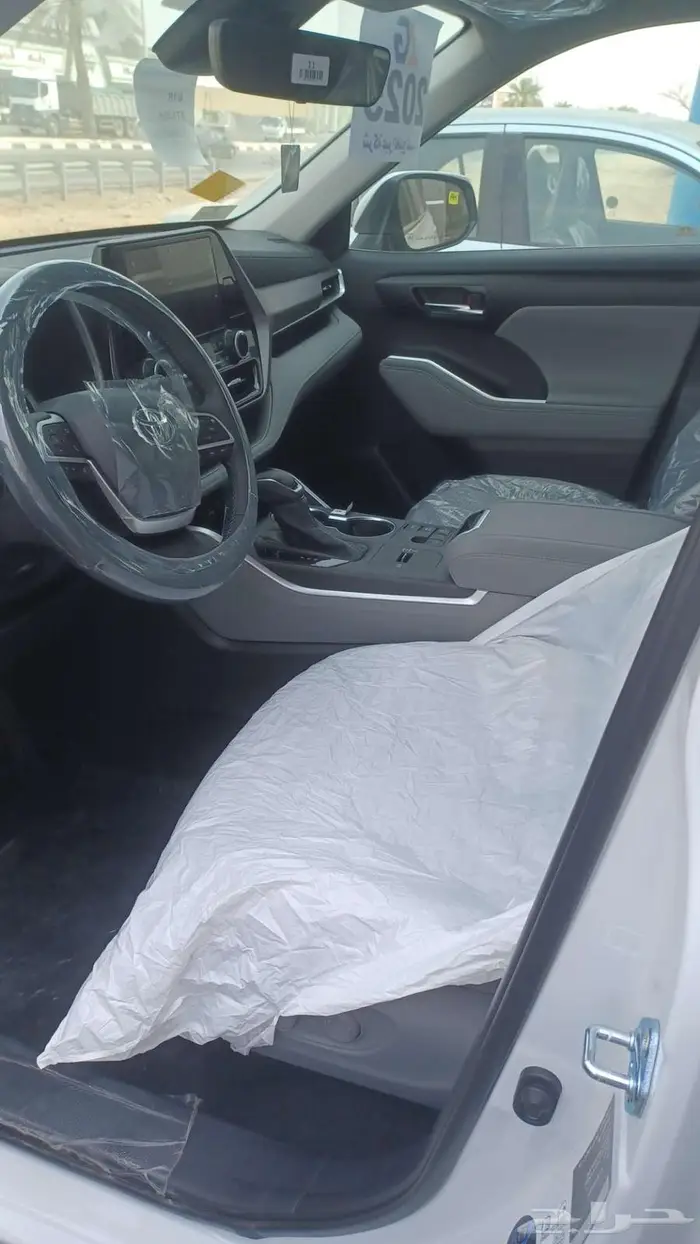 تويوتا - هايلاندر - GLE - نص فل ابيض 2025 5